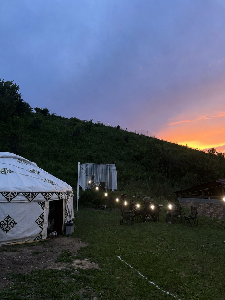 Вечерняя атмосфера — Yurta Housse
